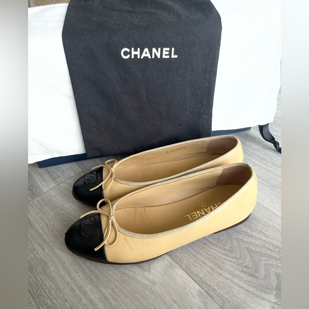 CHANEL Ballerina Flat Beige Tan Black (37.5 / 7.5)